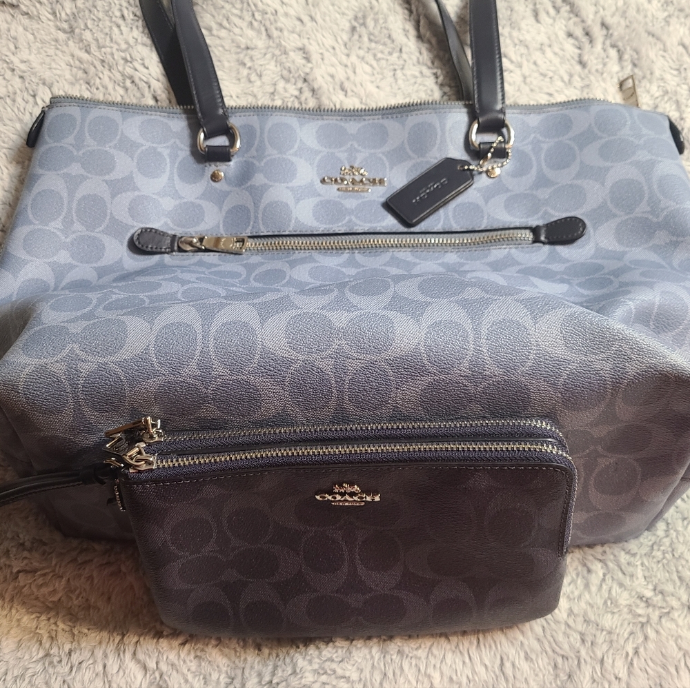 Coach purse and wristlet